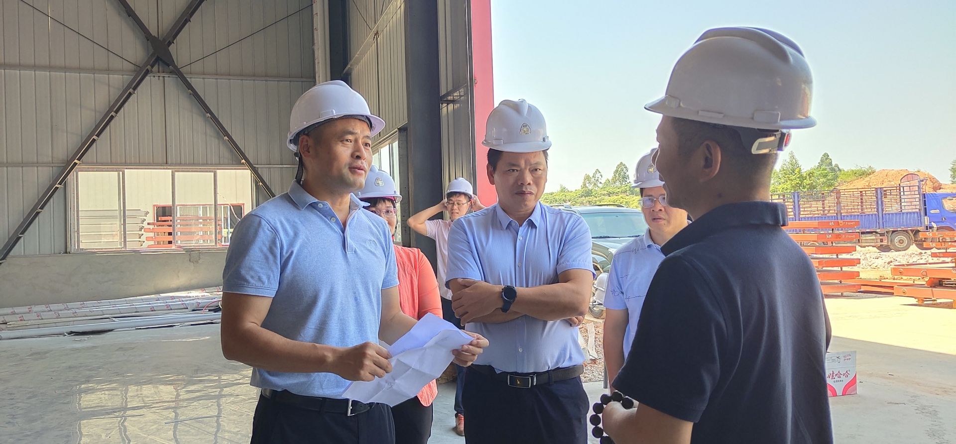 壮丽70年·奋斗新时代丨曾鹏鑫深入六景镇开展基层走访慰问与调研，助力广西企业建设